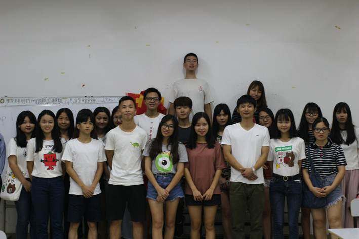 说明: F:\7月6日+外语学院团体辅导培训圆满完成\活动合影.jpg