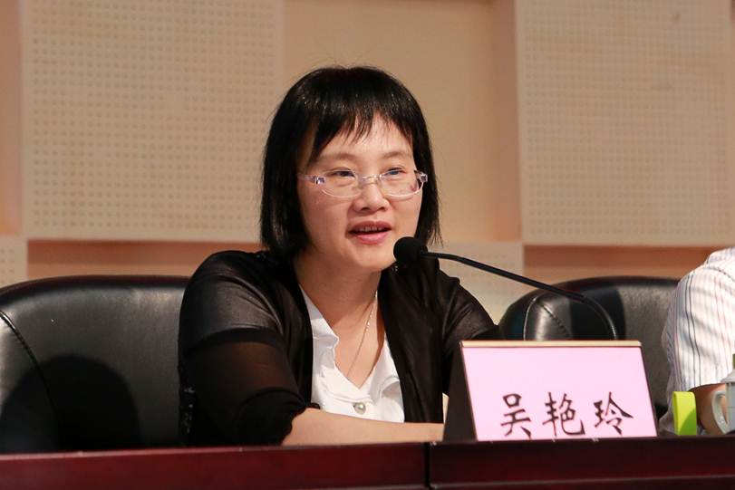 说明: F:\7月14日 2017广东省高等职业院校教学工作会议在taptap举行\选\广东省教育厅职业教育与终身教育处调研员吴艳玲主持会议.JPG