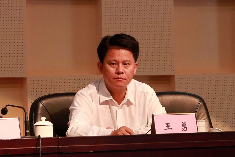 说明: F:\7月14日 2017广东省高等职业院校教学工作会议在taptap举行\选\顺德区委常委王勇出席会议.JPG