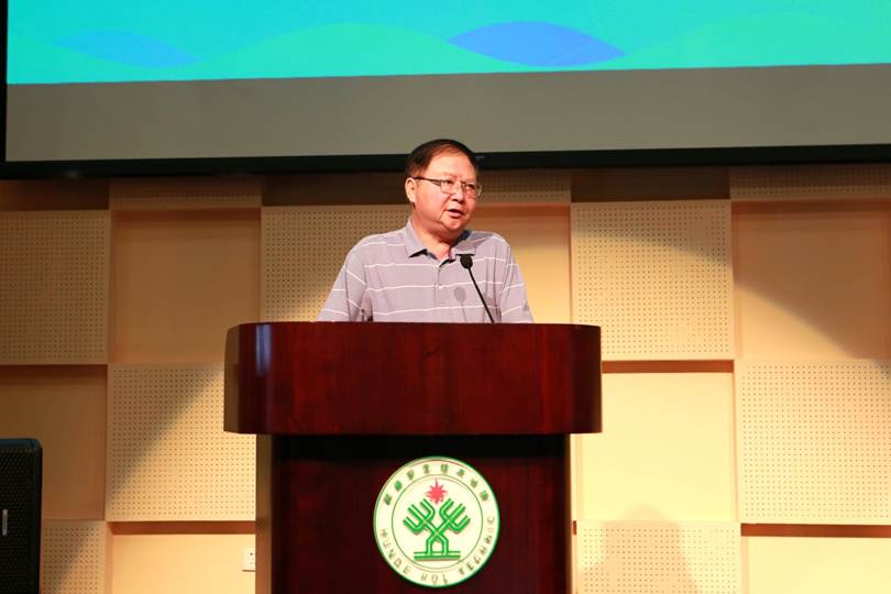 说明: F:\7月14日 2017广东省高等职业院校教学工作会议在taptap举行\选\9taptap校董、广东恒基金属制品实业有限公司董事长孙志恒发言.JPG