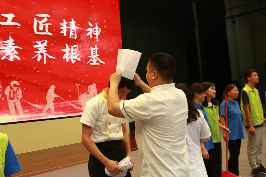 说明: D:\2018年新闻\5月3日 五一表彰\xuan\11.JPG