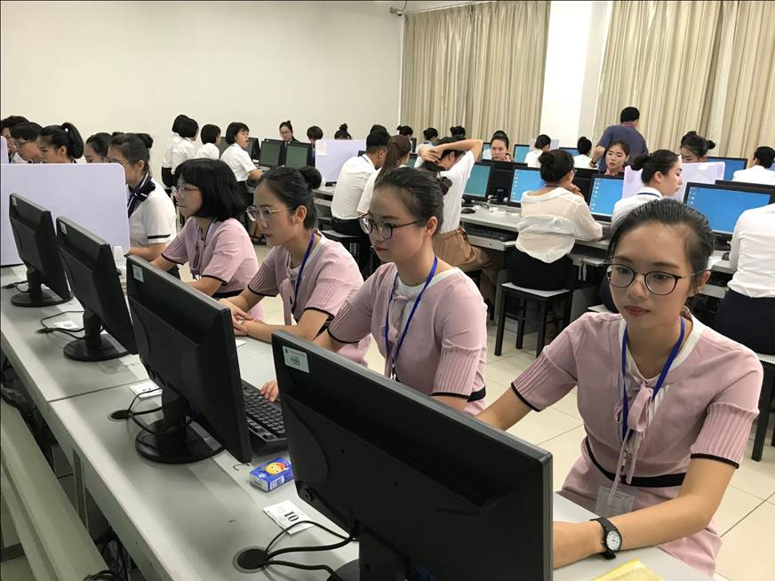 说明: D:\2018年新闻\第八届全国商务秘书职业技能大赛新闻稿\taptap文秘学子全国商务秘书大赛再创佳绩图3.jpg