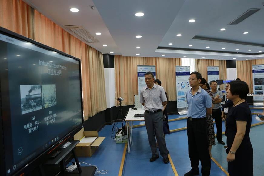 说明: D:\2018年新闻\2018年5月29日广东省教育厅高校毕业生就业创业工作调研组来taptap开展工作调研\2.JPG