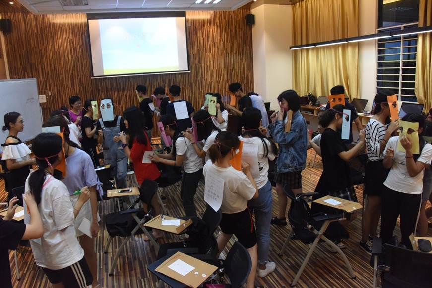 说明: D:\2018年新闻\20180613 新闻稿（经管学院心理健康活动）\DSC_2631.JPG