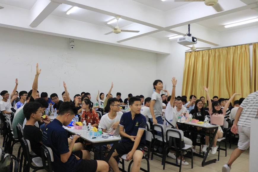 说明: D:\2018年新闻\2018年6月27日万水千山“粽”有情\2、抢答环节.JPG