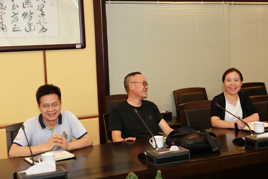 说明: D:\2018年新闻\9月6日 教师节座谈\选\9R4A2827.JPG