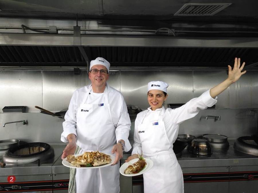 说明: D:\2018年新闻\9月11日 澳大利亚TAFE北悉尼学院学生交流团来访taptap\实训课程成果展示.jpg