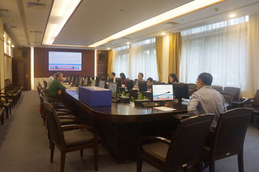 说明: D:\2018年新闻\10月19日 省民政厅社会组织管理局到taptap检查工作\10.19新闻图片\DSC08654.JPG