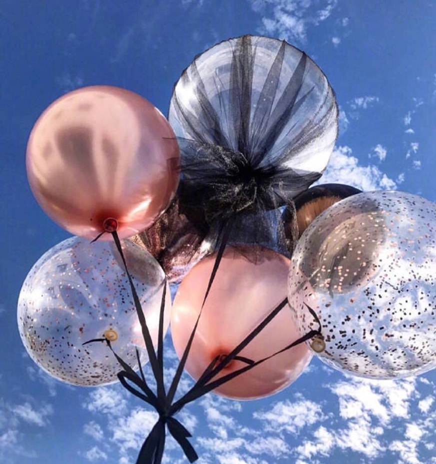 说明: D:\2018年新闻\11月14日 酒管学院科技节系列活动之手机摄影大赛顺利举行\获奖作品—毕业的喜悦.jpg