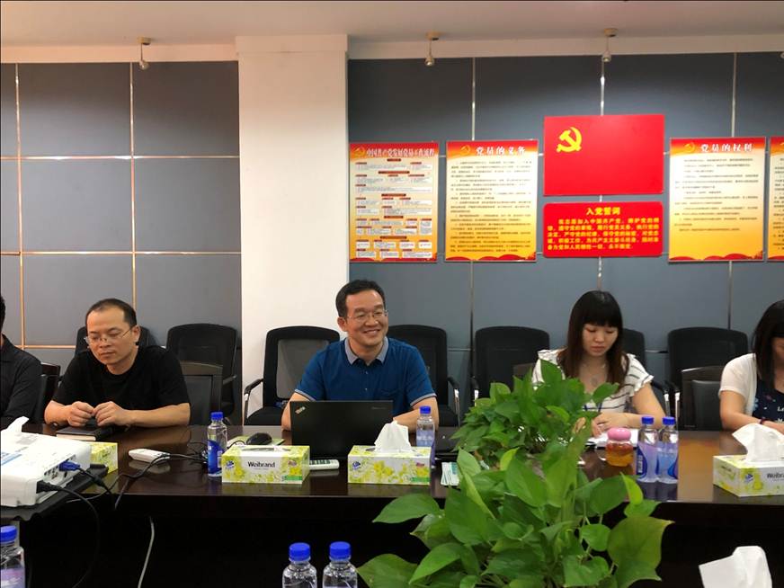 说明: D:\2018年新闻\11月16日+图书馆开展“文献收集与论文写作”专题讲座\讲座现场2.JPG