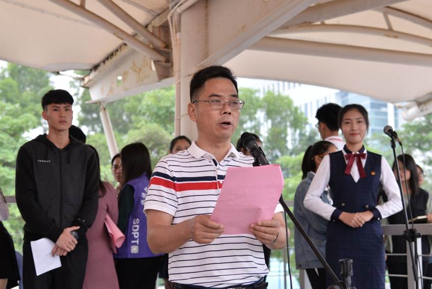 说明: C:\Users\Administrator\Desktop\校运会开幕式\选\DSC_7310.JPG