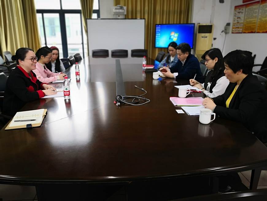 说明: D:\2019年新闻\广东省日化商会到学院交流\广东省日化商会到学院交流.jpg