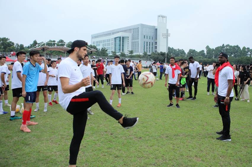 说明: D:\2019年新闻\5月22日 法兰克福足球队\选\626d479ab3d15bddbc54b94bd448dac.jpg