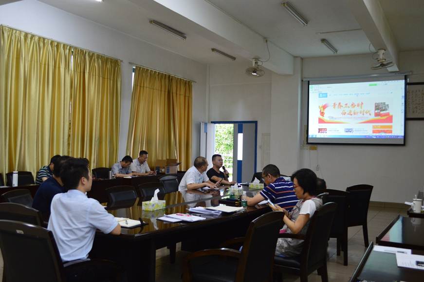 说明: D:\2019年新闻\5.23医药卫生学院组织开展易班操作培训会暨反邪教宣传教育活动\培训现场.jpg