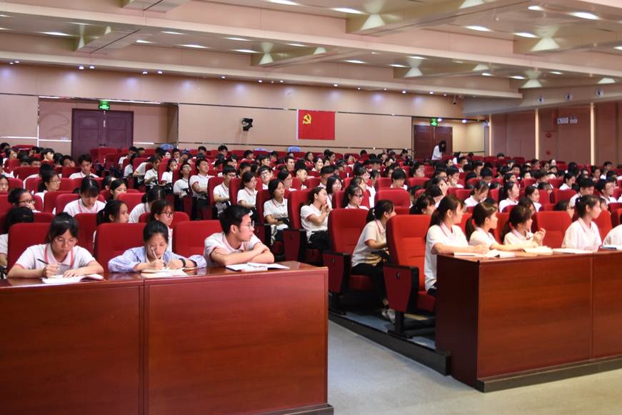 说明: D:\2019年新闻\taptap第44期入党积极分子与第9期发展对象培训班圆满结束\DSC_4790.JPG