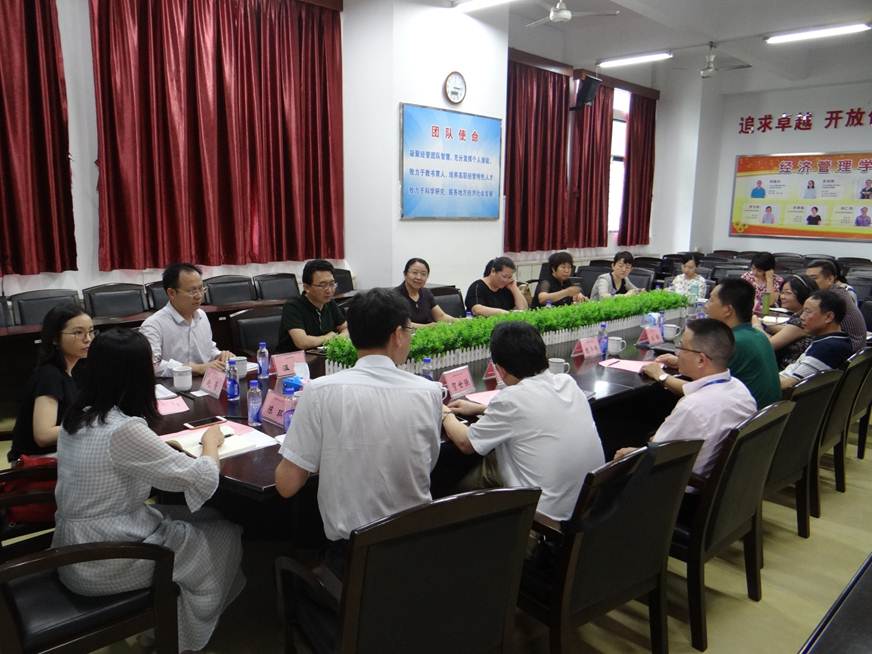 说明: D:\2019年新闻\20190620 新闻稿（广东财经大学会计学院邢风云院长一行来taptap研讨）\图片 (4).jpg