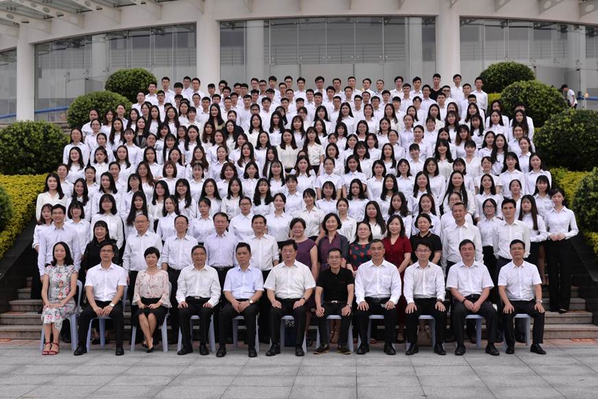 说明: D:\2019年新闻\7月1日 毕业典礼\毕业典礼照片\毕业典礼精选\DSC_8198.JPG