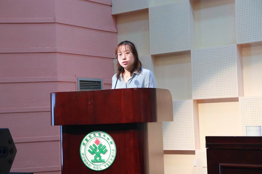 说明: D:\2019年新闻\2019-9-10“教师节表彰大会”\IMG_3062.JPG