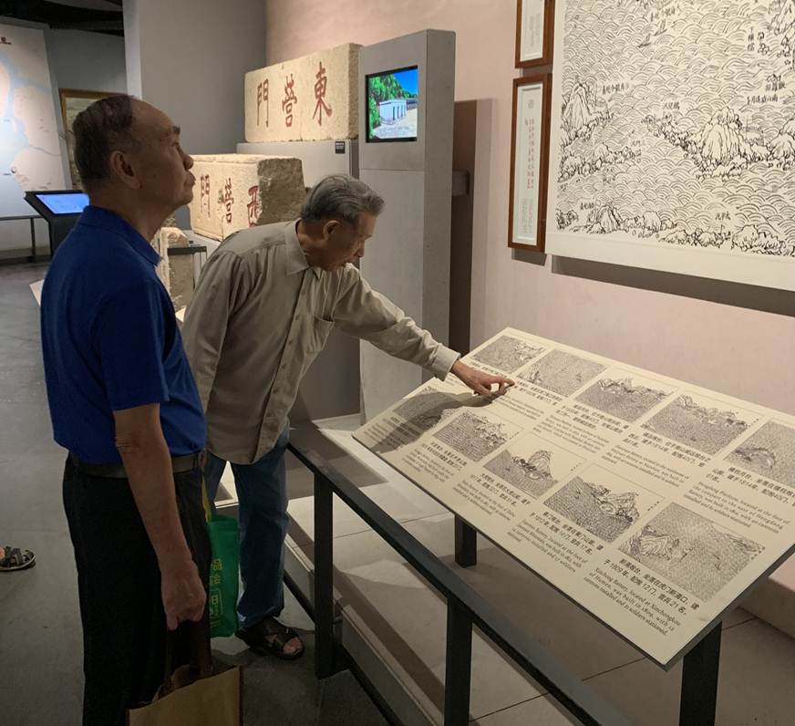 说明: D:\2019年新闻\190926 工会 不忘初心 以史为鉴——退休党总支到东莞海战博物馆参观学习\3、观展.jpg