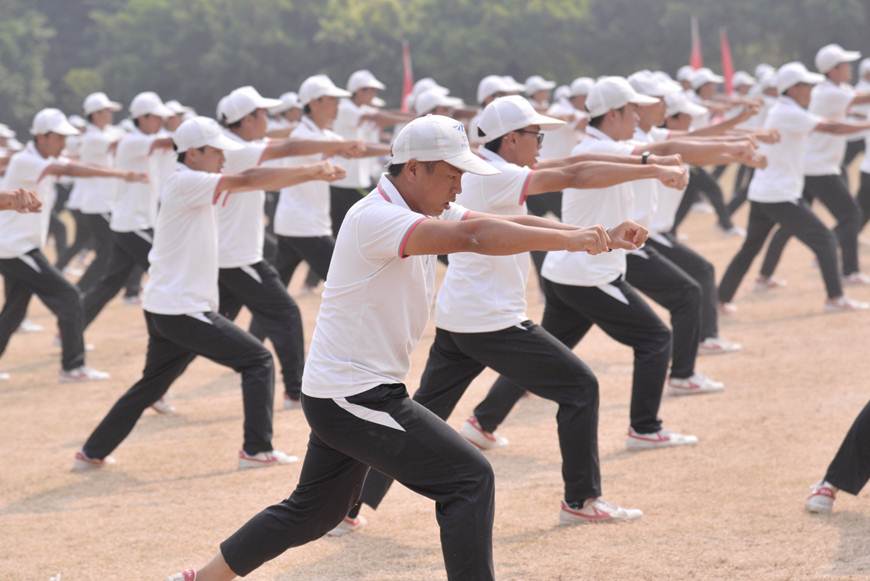 说明: D:\2019年新闻\9月27日 军训总结大会暨新生第一课\选\DSC_0691.JPG