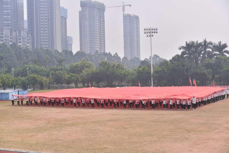 说明: D:\2019年新闻\9月27日 军训总结大会暨新生第一课\选\DSC_0812.JPG